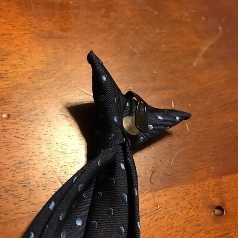 Vineyard vines clip on tie